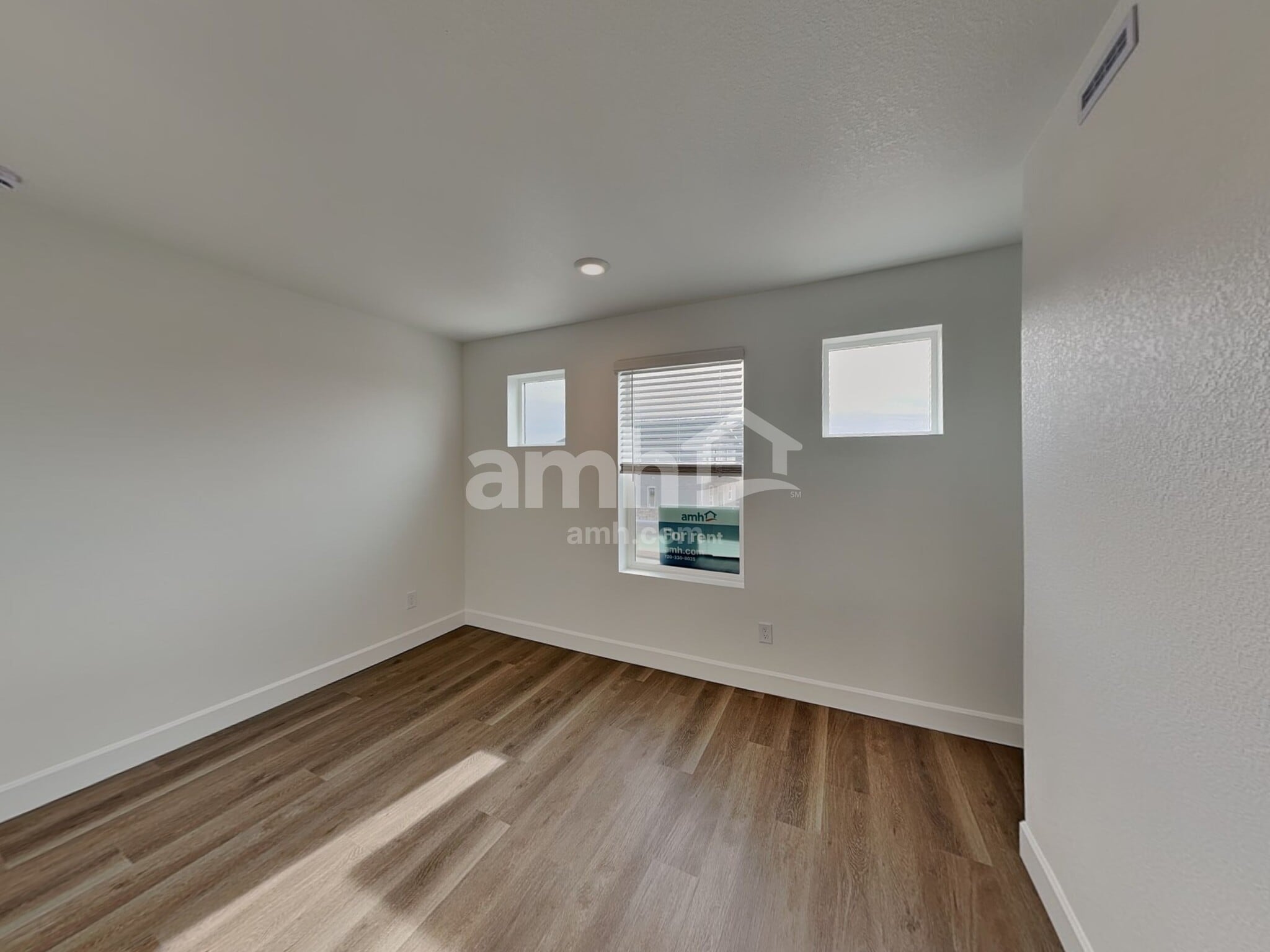 Building Photo - 13940 E 100th Way