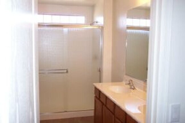 Building Photo - NORTHWEST HOME FOR RENT
