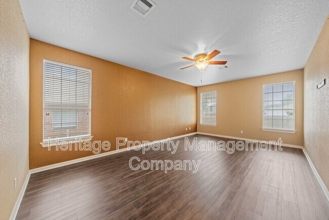 Building Photo - 141 Springtree Gate