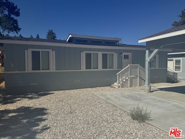 Building Photo - 1336 La Crescenta Dr