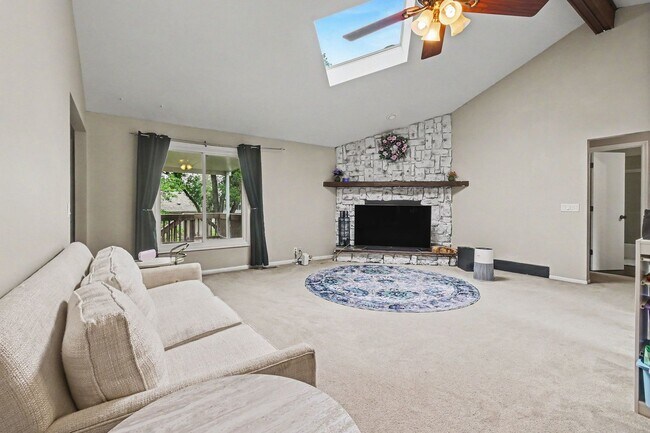 Building Photo - 302 Prospect Dr