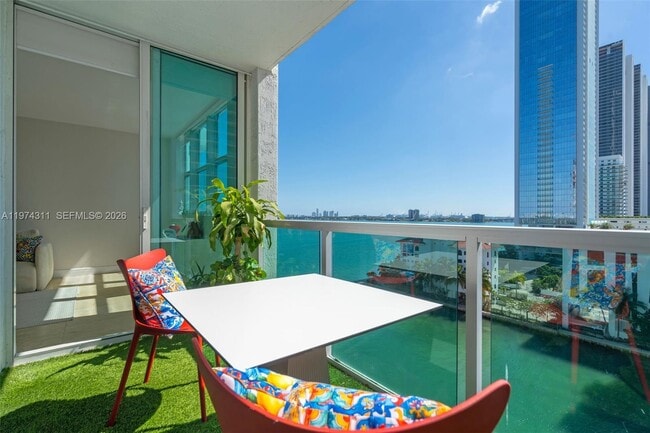 Building Photo - 500 NE 29th St