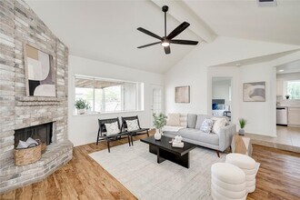 Building Photo - 16302 Bates Cove