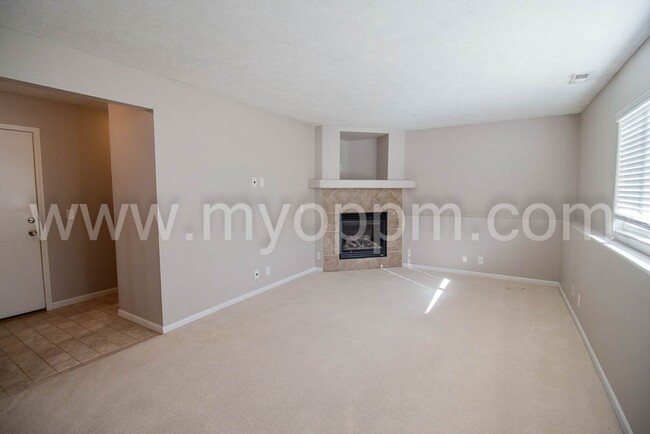 Building Photo - Spacious 3 Bedroom house at 168th and Maple