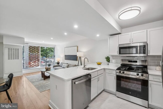 Building Photo - 800 4th St SW