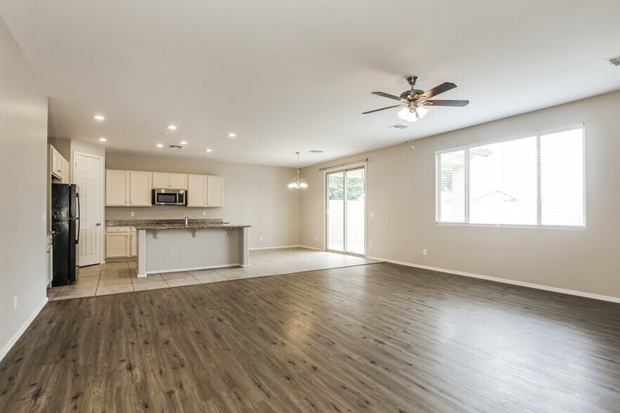 Building Photo - 6114 S 30th Ln
