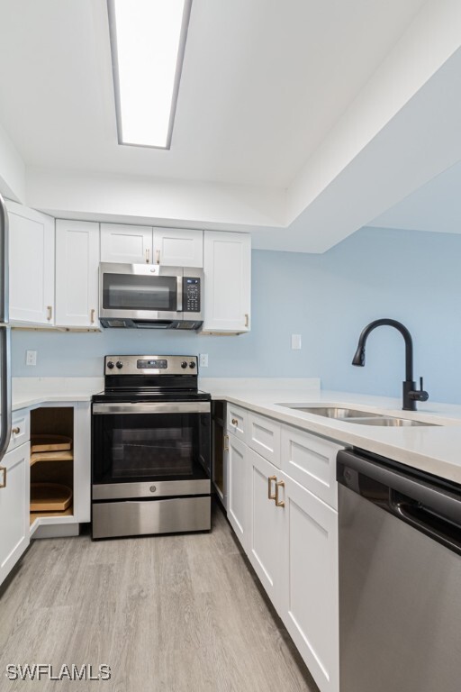 Building Photo - 5745 Foxlake Dr