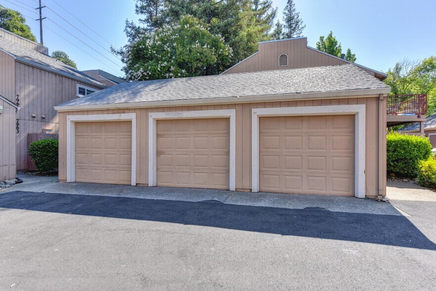 Building Photo - 7965 Arcade Lake Ln