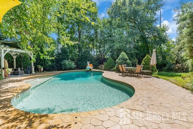 Building Photo - 1430 Kearney Dr