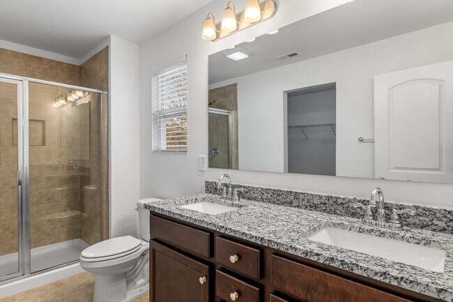 Building Photo - Newer Home in Reedy Fork, SS Appliance, Granite Counter-tops, Island, Office, Den, FP, Loft, Gara...