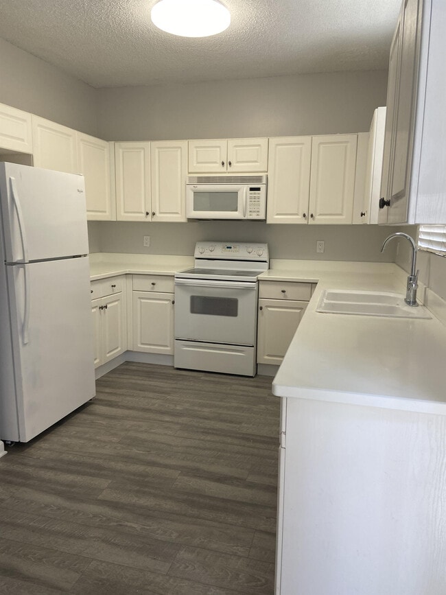 Building Photo - 4752 NW 59th Manor