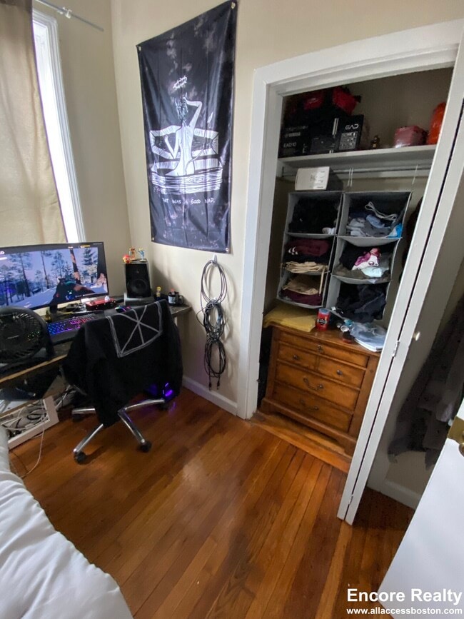 Building Photo - 38 Hemenway St