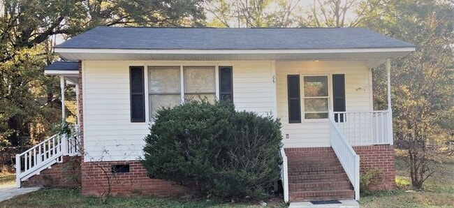 Primary Photo - Charming Brick Ranch on a Cul-de-sac! MOVE...