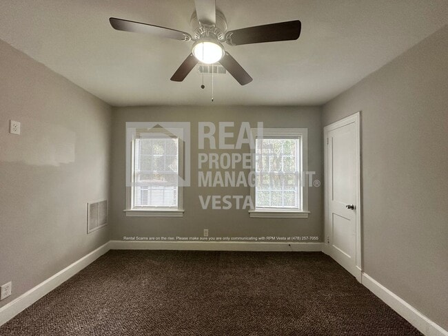 Building Photo - 1076 Carlisle Ave