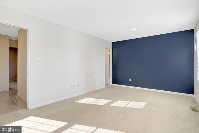 Building Photo - 6576 Yadkin Ct