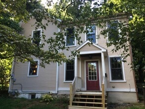 Building Photo - College Hill single family home in Forks T...