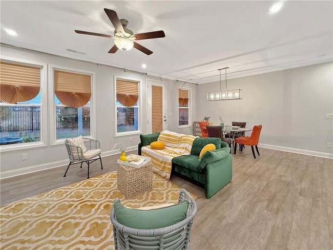 Building Photo - 6030 Stella Dr