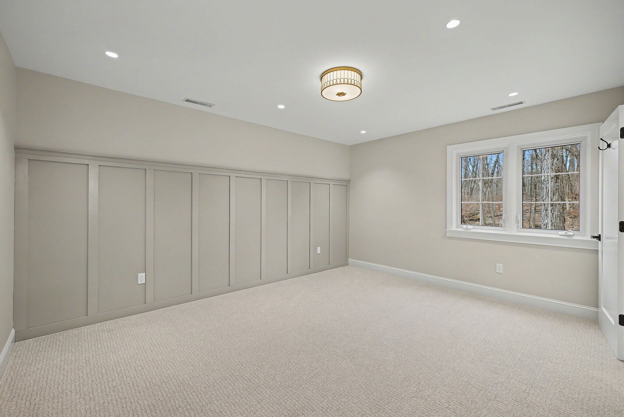 Primary bedroom w accent wall - 156 Heatherwood Dr