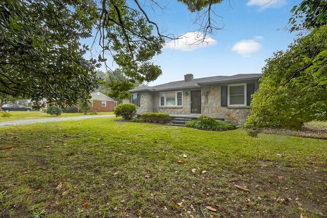 Primary Photo - HUGE YARD IN THE HEART OF WECO!