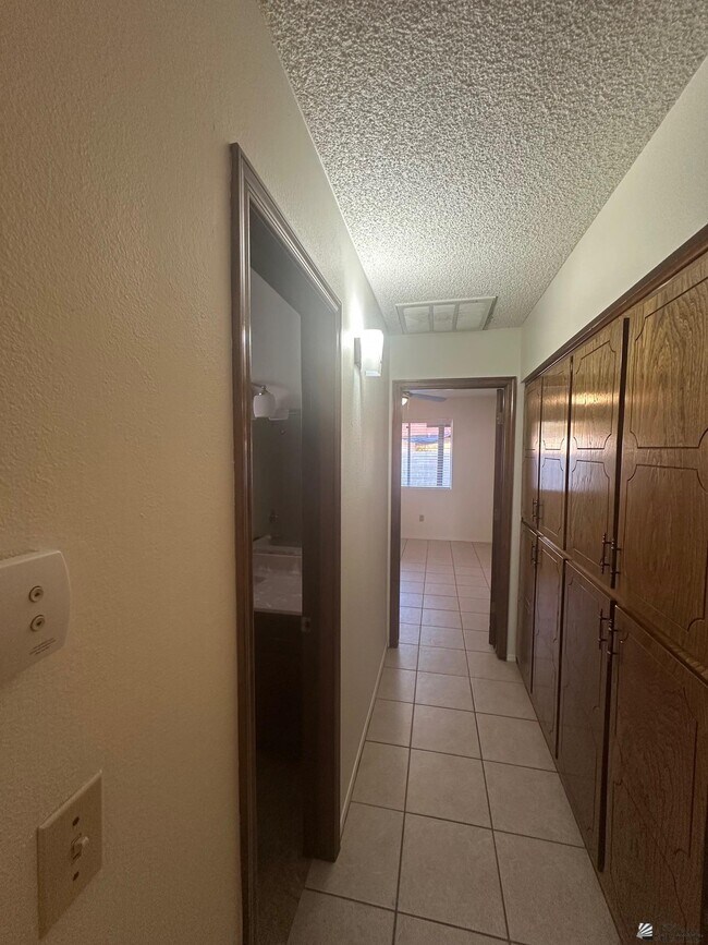 Building Photo - 1577 W Las Lomas St