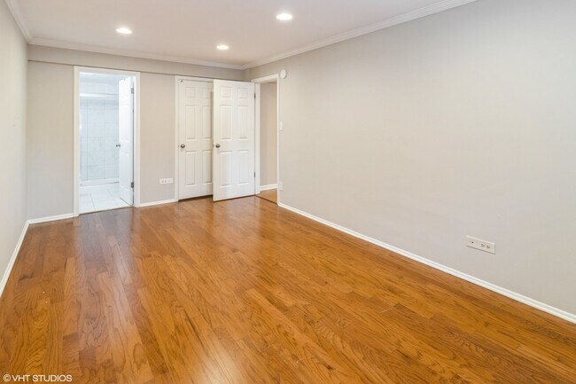 Building Photo - 700 Perrie Dr