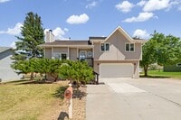 Building Photo - 3704 Meadowbrook Dr