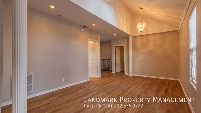 Building Photo - 1529 W Cortez St