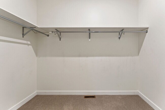 Building Photo - Spacious 5 Bedroom Home in Rountrey (Newmarket Section) – 3,555 Sq Ft – $4,350/mo