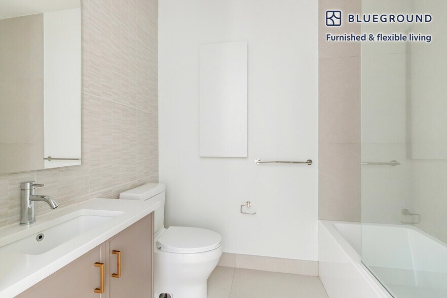 Building Photo - 218 Front St