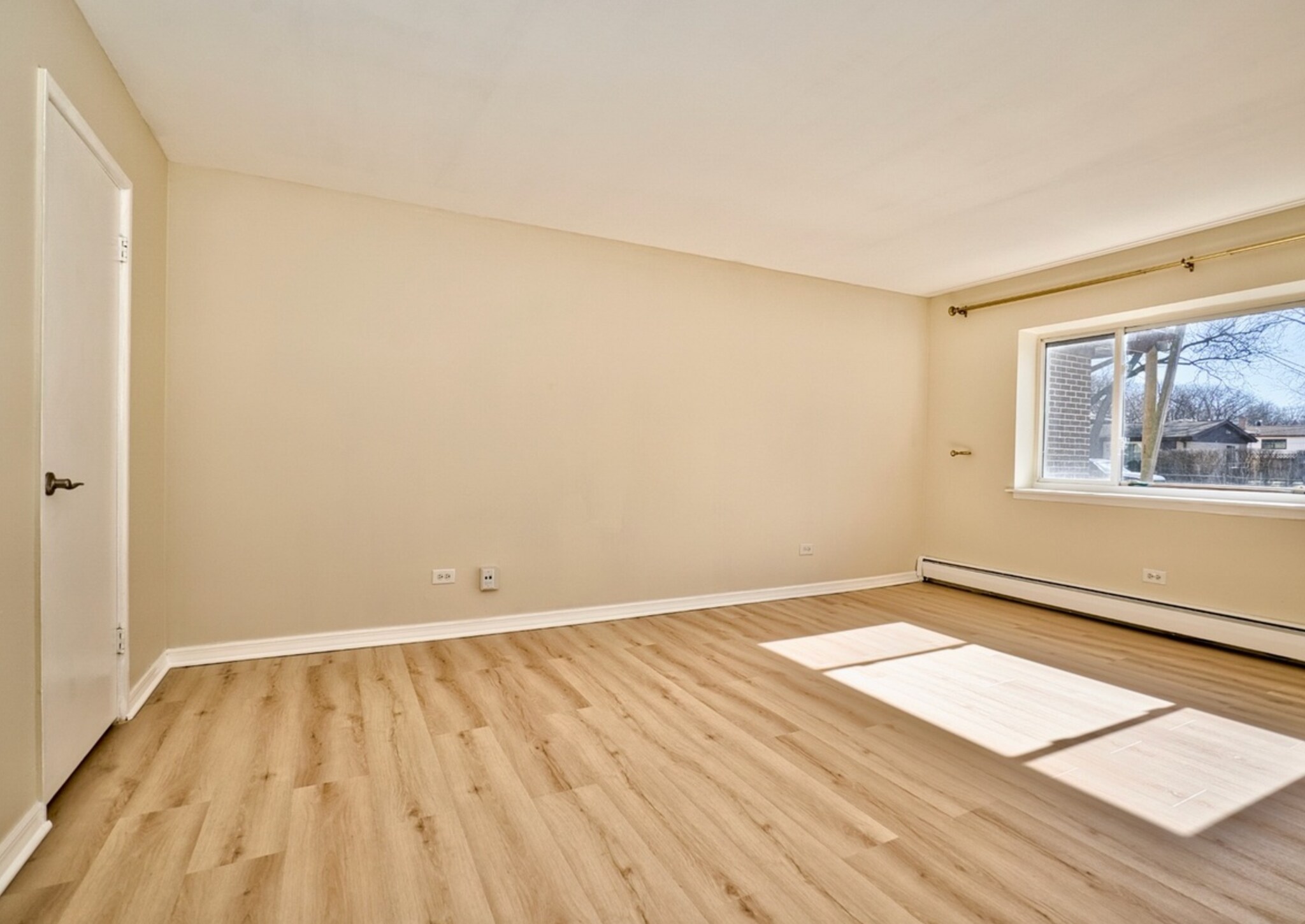 Building Photo - 1206 E Fairview St