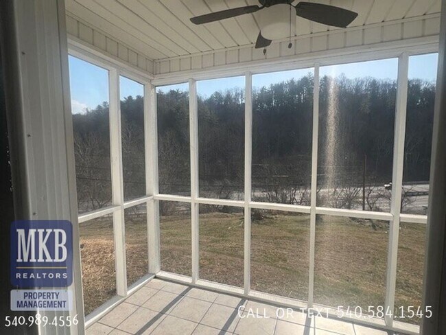 Building Photo - 6221 Shady Acres Dr