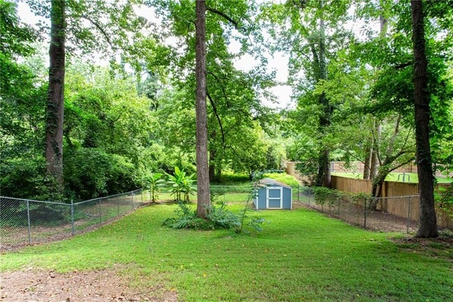 Building Photo - 629 Clairmont Cir