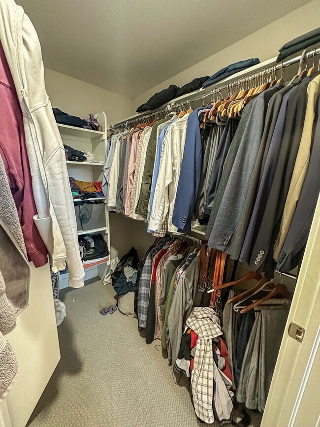 Building Photo - Beautiful "Like New" Large 2Bd 2Ba condo W/ amazing views of the flatirons!