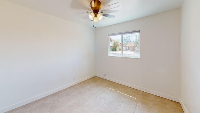 Building Photo - 1408 E Orange St.