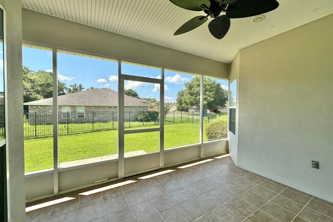 Building Photo - Gated South Crestview Community!