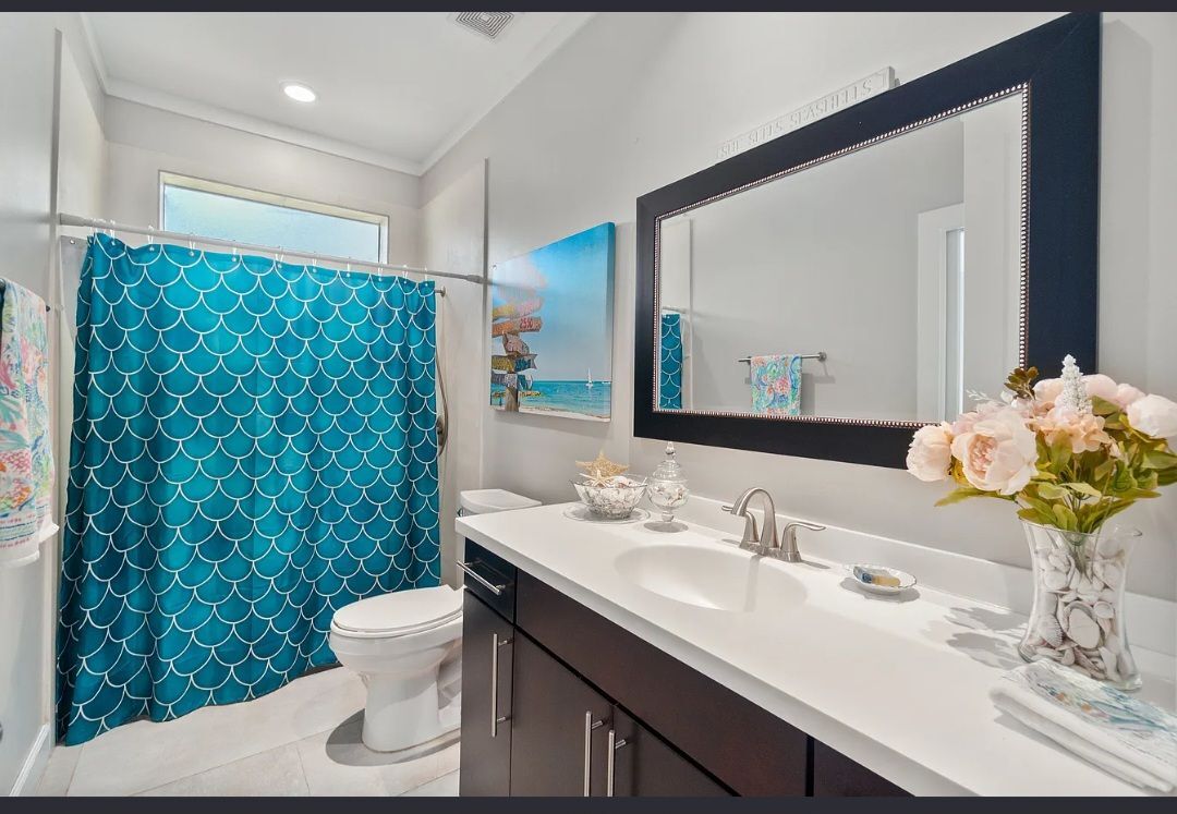 Building Photo - 271 12th Ave NE