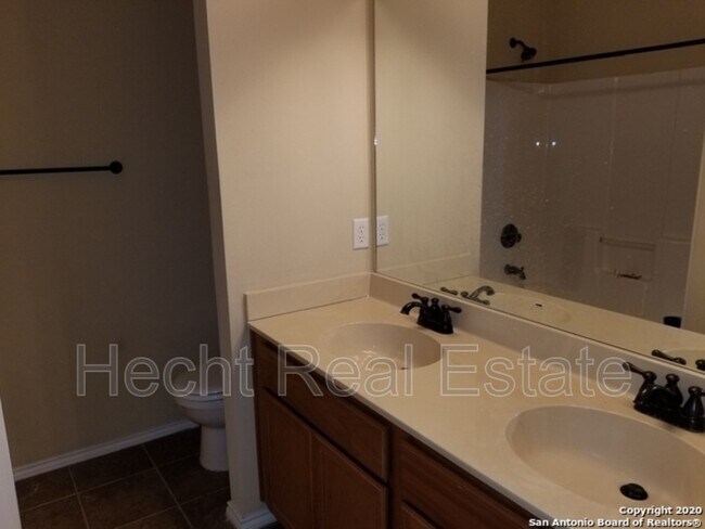 Building Photo - 1027 Brown Rock Dr