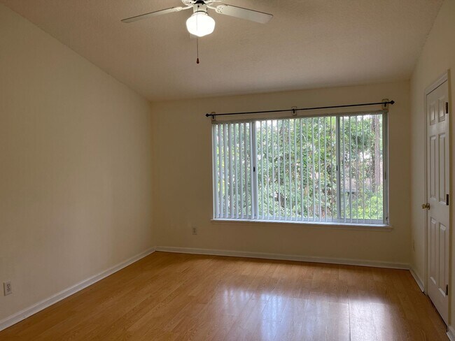 Building Photo - 12311 Kensington Lakes Dr