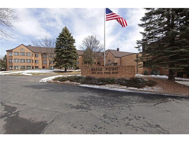 Building Photo - 1830 Eagle Ridge Dr