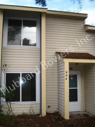 Building Photo - 605 Picadilly Square