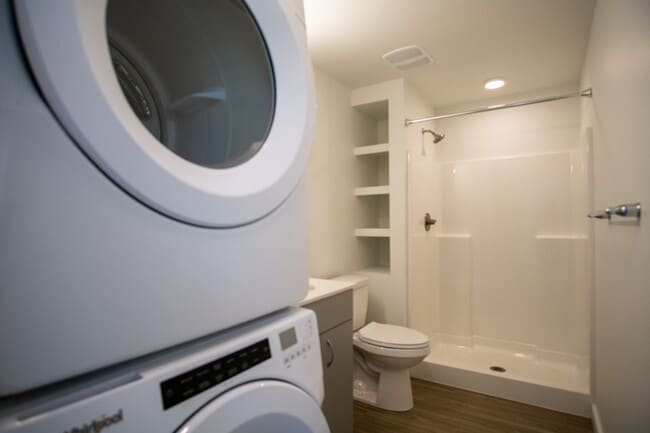 Building Photo - SUPER SPECIALS: Spacious 1-Bedroom w/Condo-Grade Finishes + Balcony!
