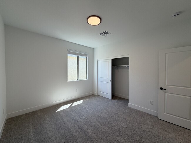 Building Photo - 10138 Daleview St