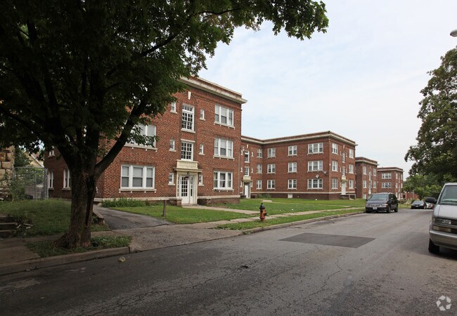 Building Photo - 118-148 N Lawn Ave