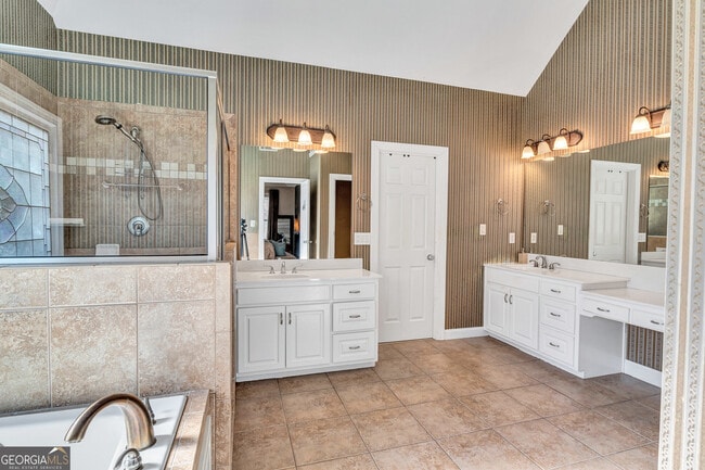 Building Photo - 2980 Cadbury Trail SW