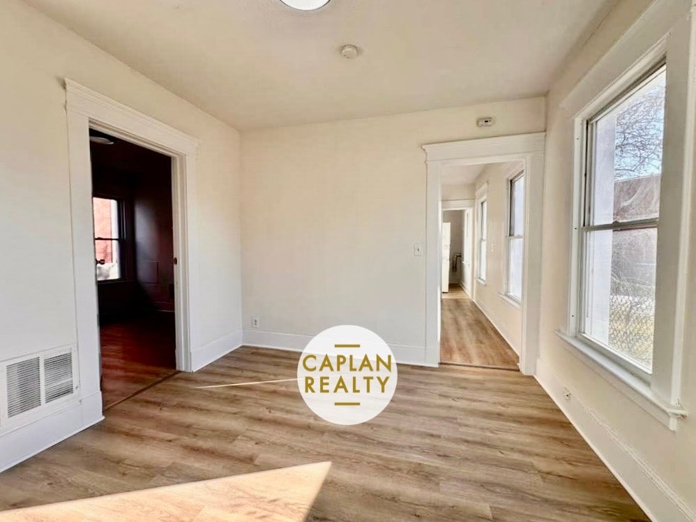 Building Photo - 104 Webster St