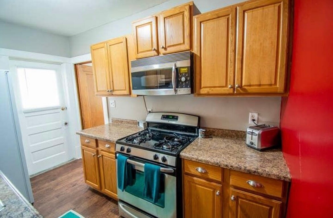 Kitchen - 626 N 41st Ave