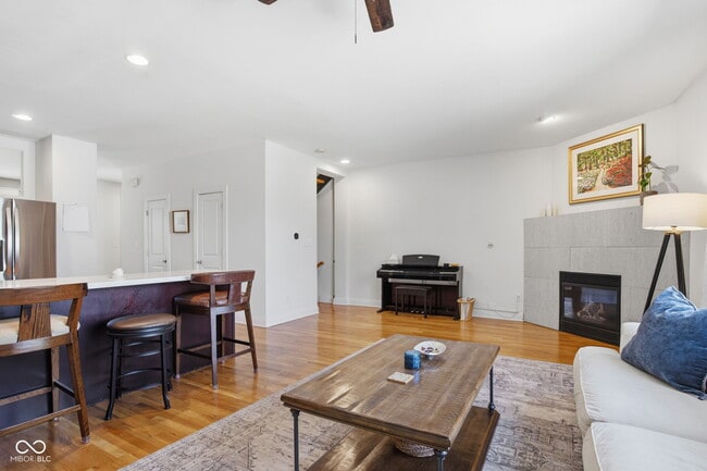 Building Photo - 228 E St Joseph St