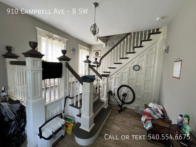 Building Photo - 910 Campbell Ave SE