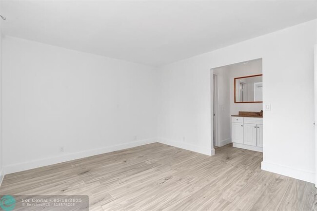 Building Photo - 3361 NW 85th Ave