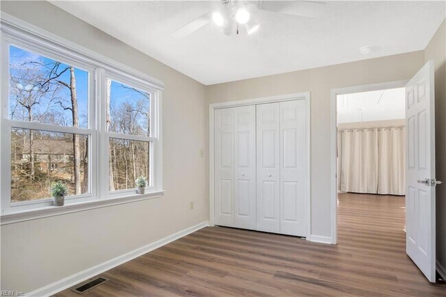 Building Photo - 2721 Linden Ln